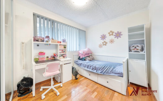 9 / 10 Atchison Road, Macquarie Fields NSW 2564